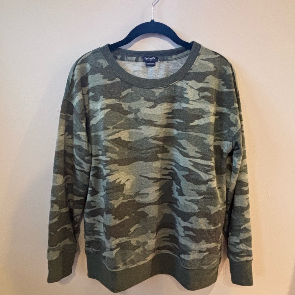 Splendid Green Camouflage Sweatshirt